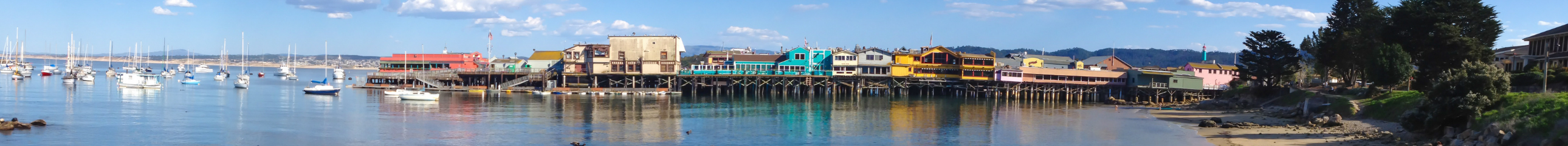 Bay with colorful houses on a warf